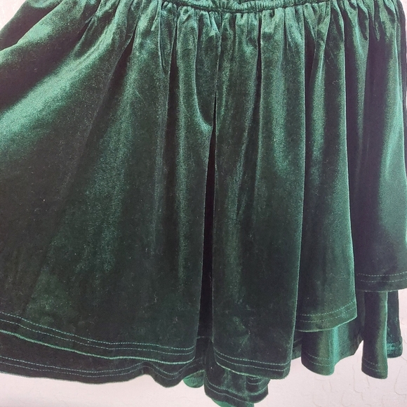 UO Rosie Emerald Velvet Smocked Romper - Picture 5 of 6